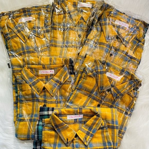 LONG SLEEVE OVERSIZE MULTI PLAID BUTTON DOWN SHIRT - Picture 6 of 7